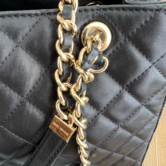 Michael Kors Black Leather Quilted tote - Picture 3 of 16